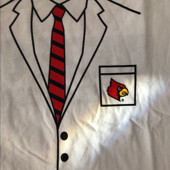 NWOT LOUISVILLE FEAR THE SUIT 2/27/11 T-SHIRT - Picture 2 of 4